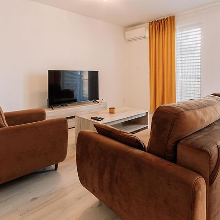 Sunrise Apartments Сенец Экстерьер фото
