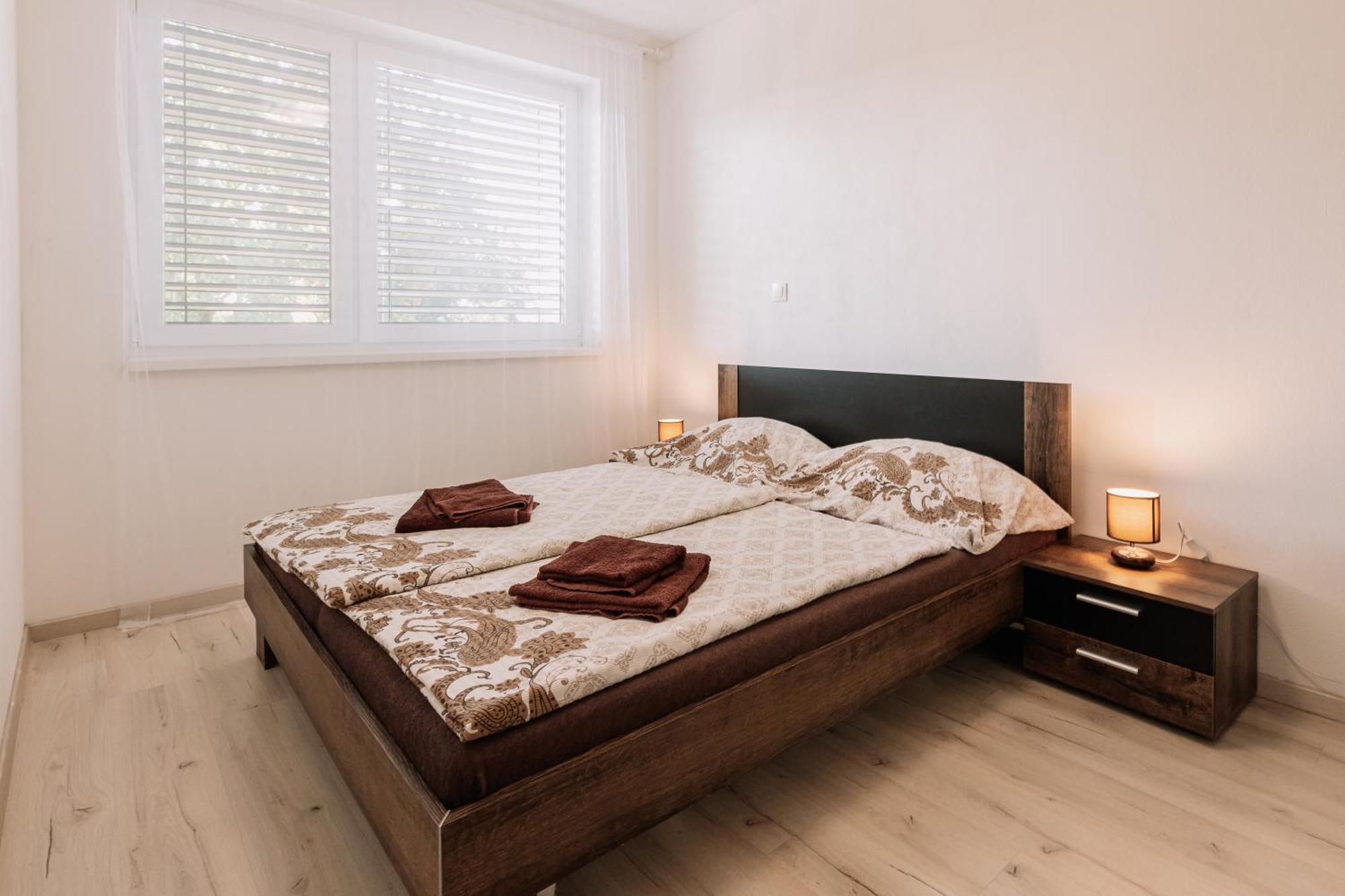 Sunrise Apartments Сенец Экстерьер фото