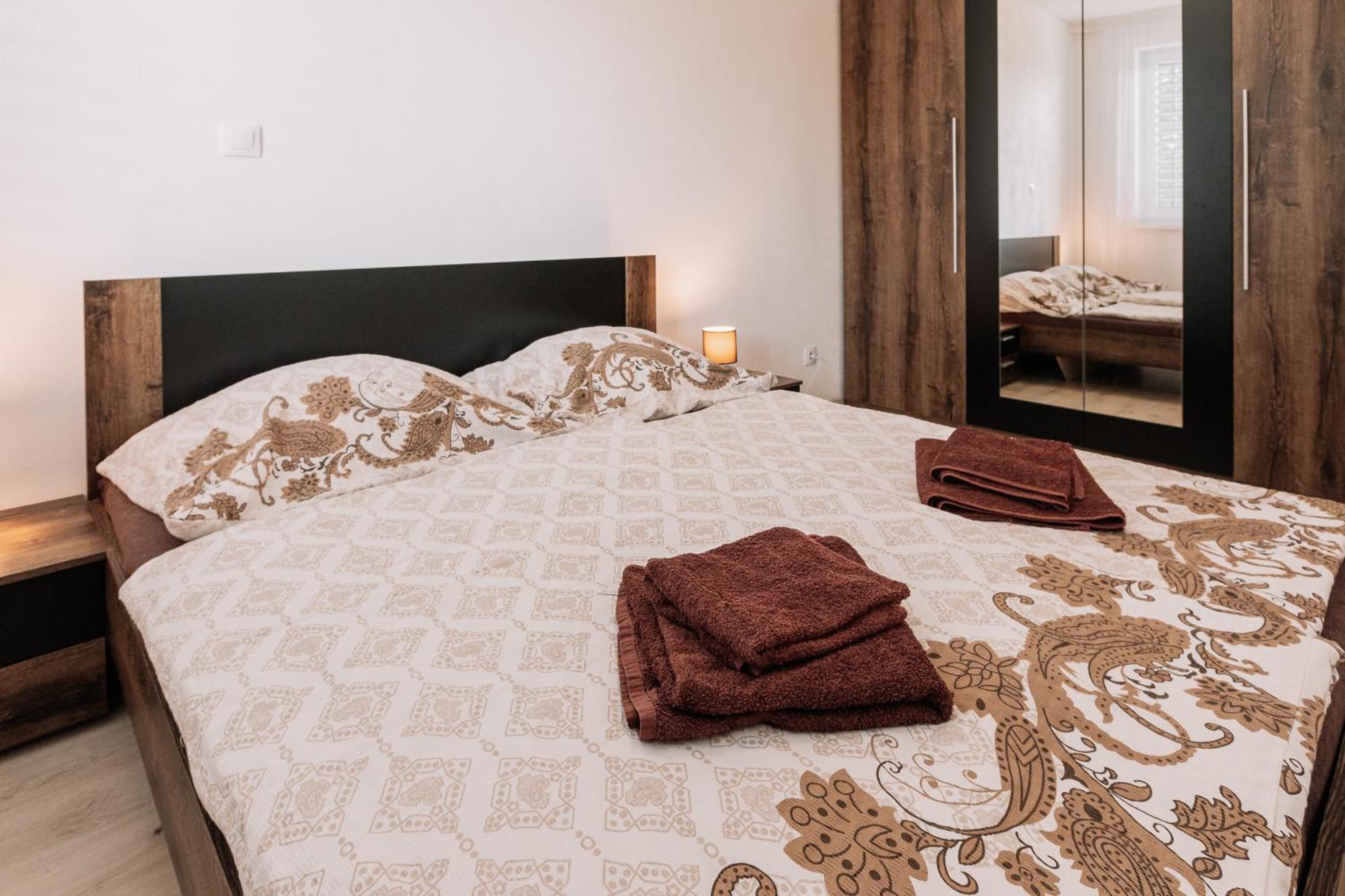 Sunrise Apartments Сенец Экстерьер фото